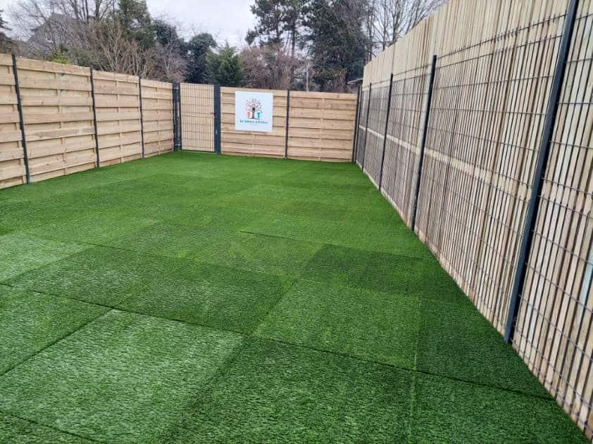 Dalle gazon synthétique sur dalle amortissante - Musculation - Crossfit - Aire de jeu - - Photo 2