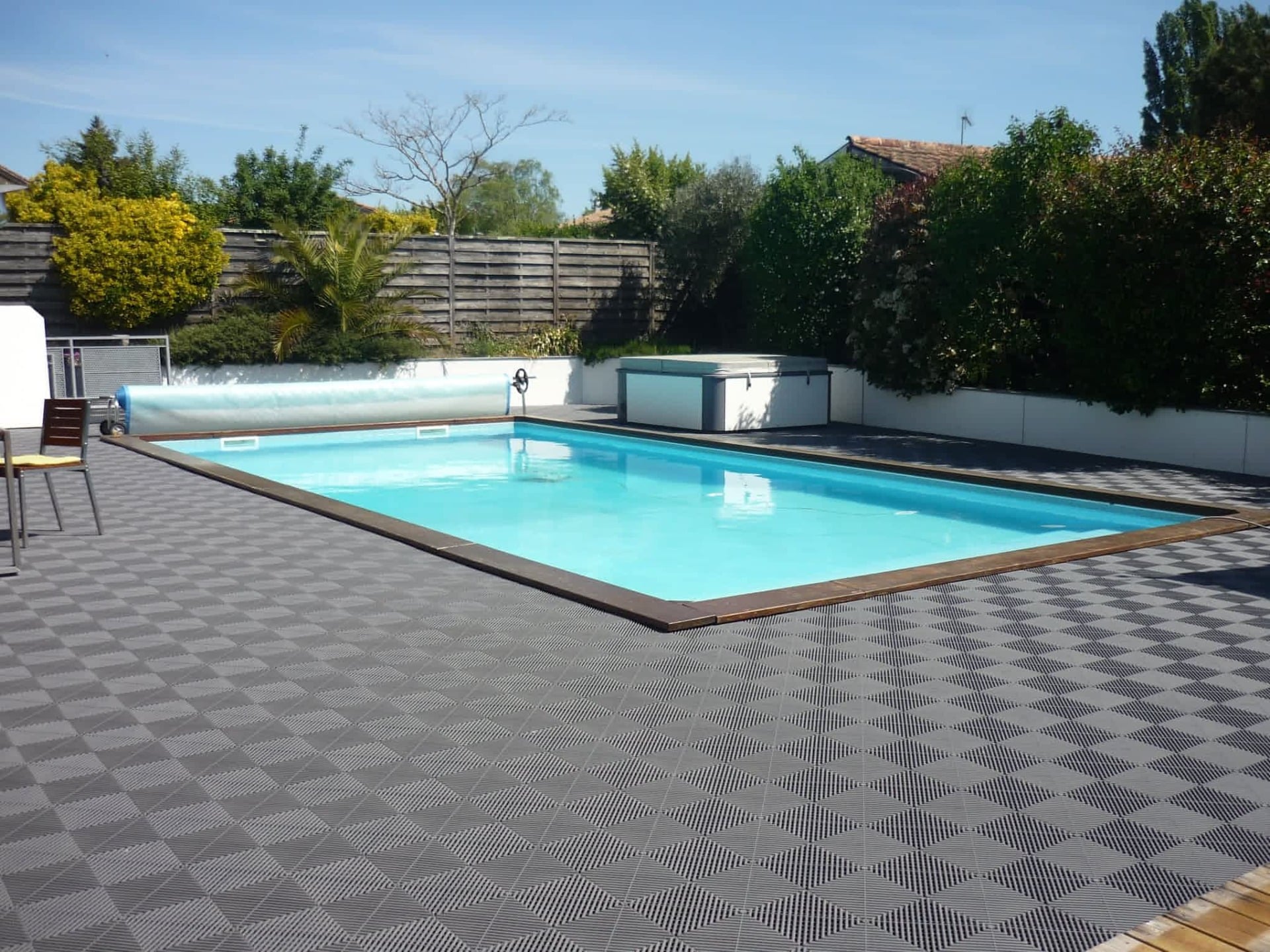 Terrasse de piscine pas chère